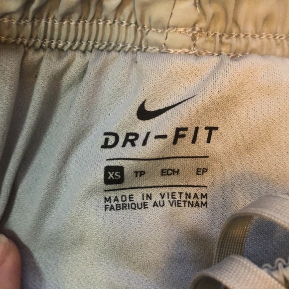 Nike dry fit XS running short with built-in panty, excellent used condition - Picture 3 of 4
